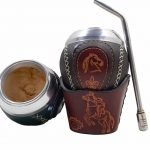 Mate de cuero bordo figura de caballo mas base y bombilla